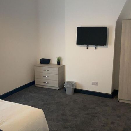 Houghton Guest House 2 Stoke-on-Trent ภายนอก รูปภาพ