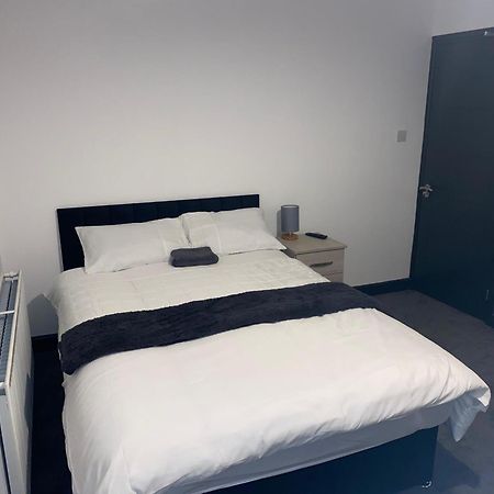 Houghton Guest House 2 Stoke-on-Trent ภายนอก รูปภาพ