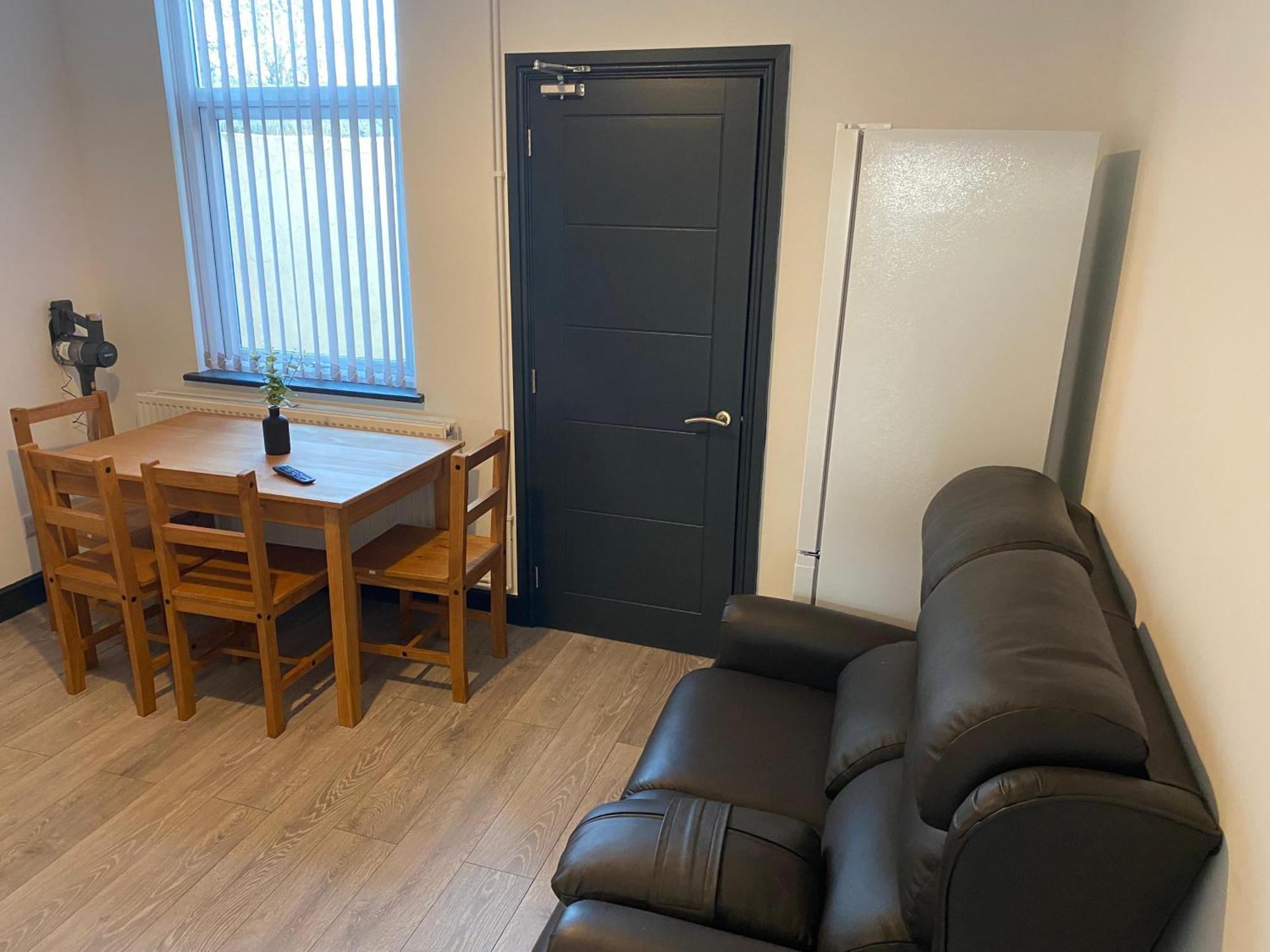 Houghton Guest House 2 Stoke-on-Trent ภายนอก รูปภาพ
