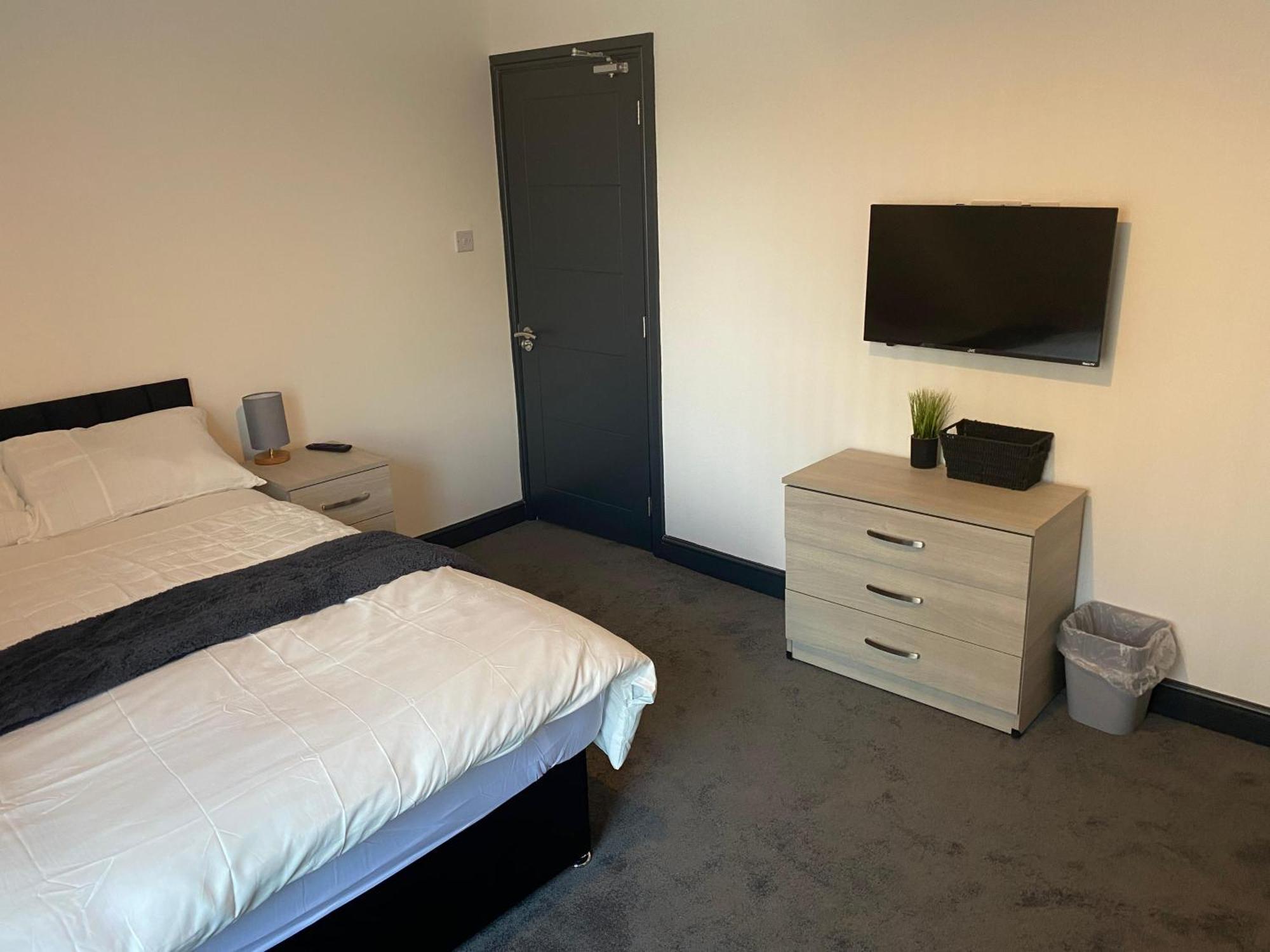 Houghton Guest House 2 Stoke-on-Trent ภายนอก รูปภาพ