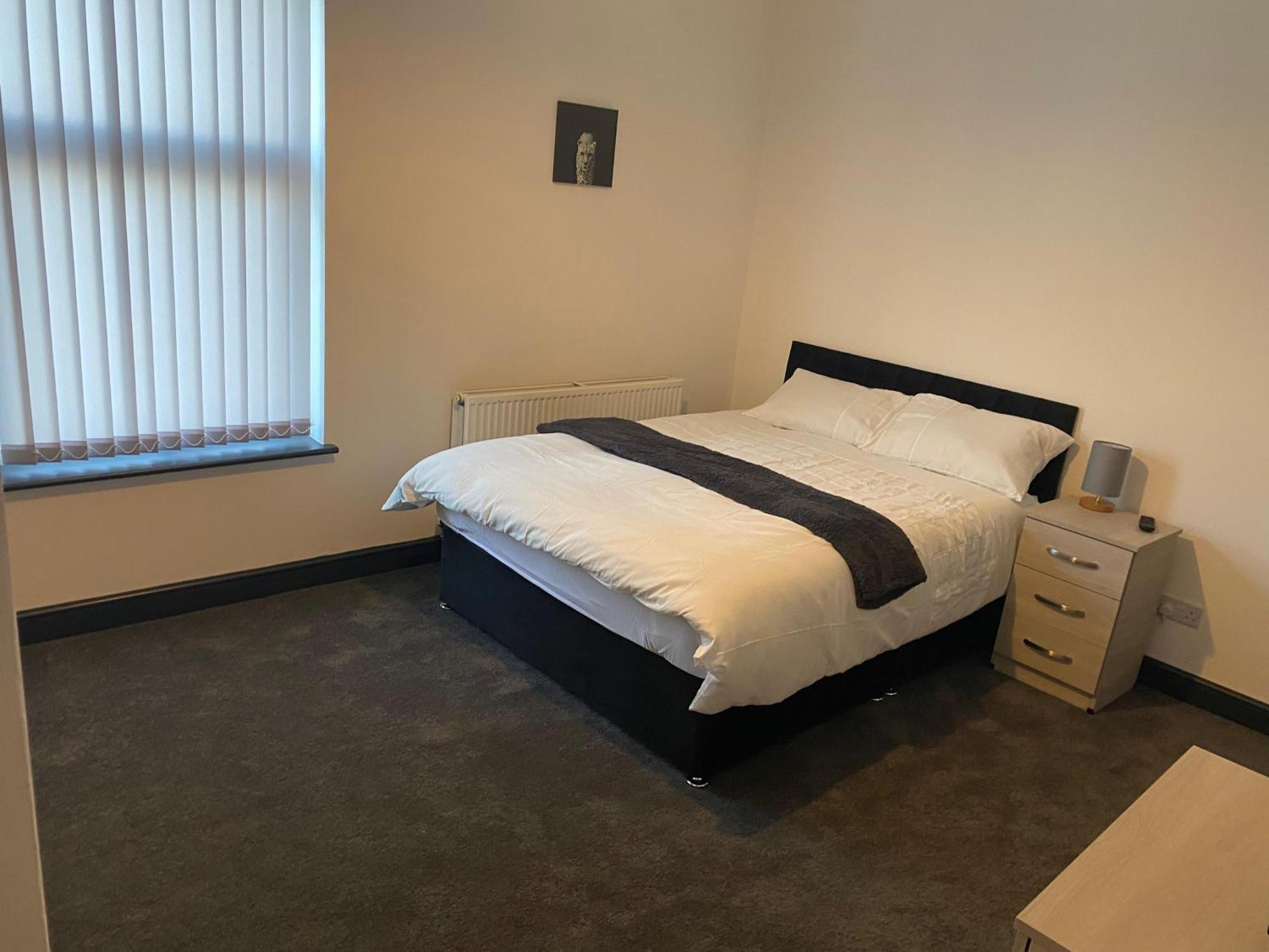 Houghton Guest House 2 Stoke-on-Trent ภายนอก รูปภาพ