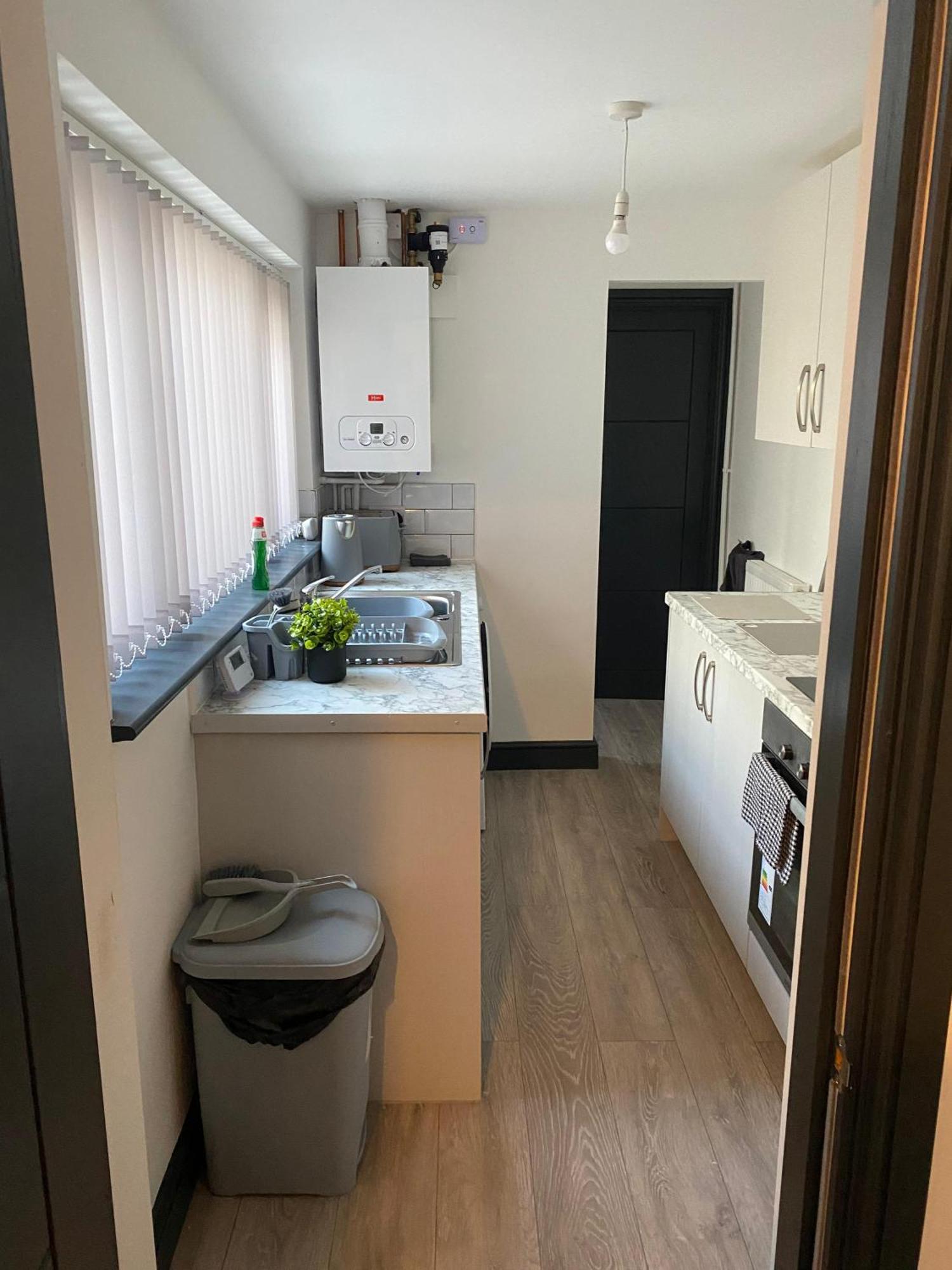 Houghton Guest House 2 Stoke-on-Trent ภายนอก รูปภาพ