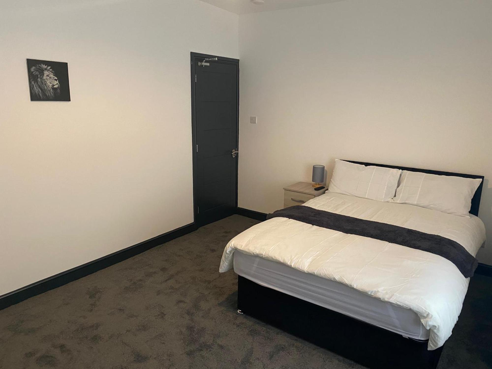 Houghton Guest House 2 Stoke-on-Trent ภายนอก รูปภาพ