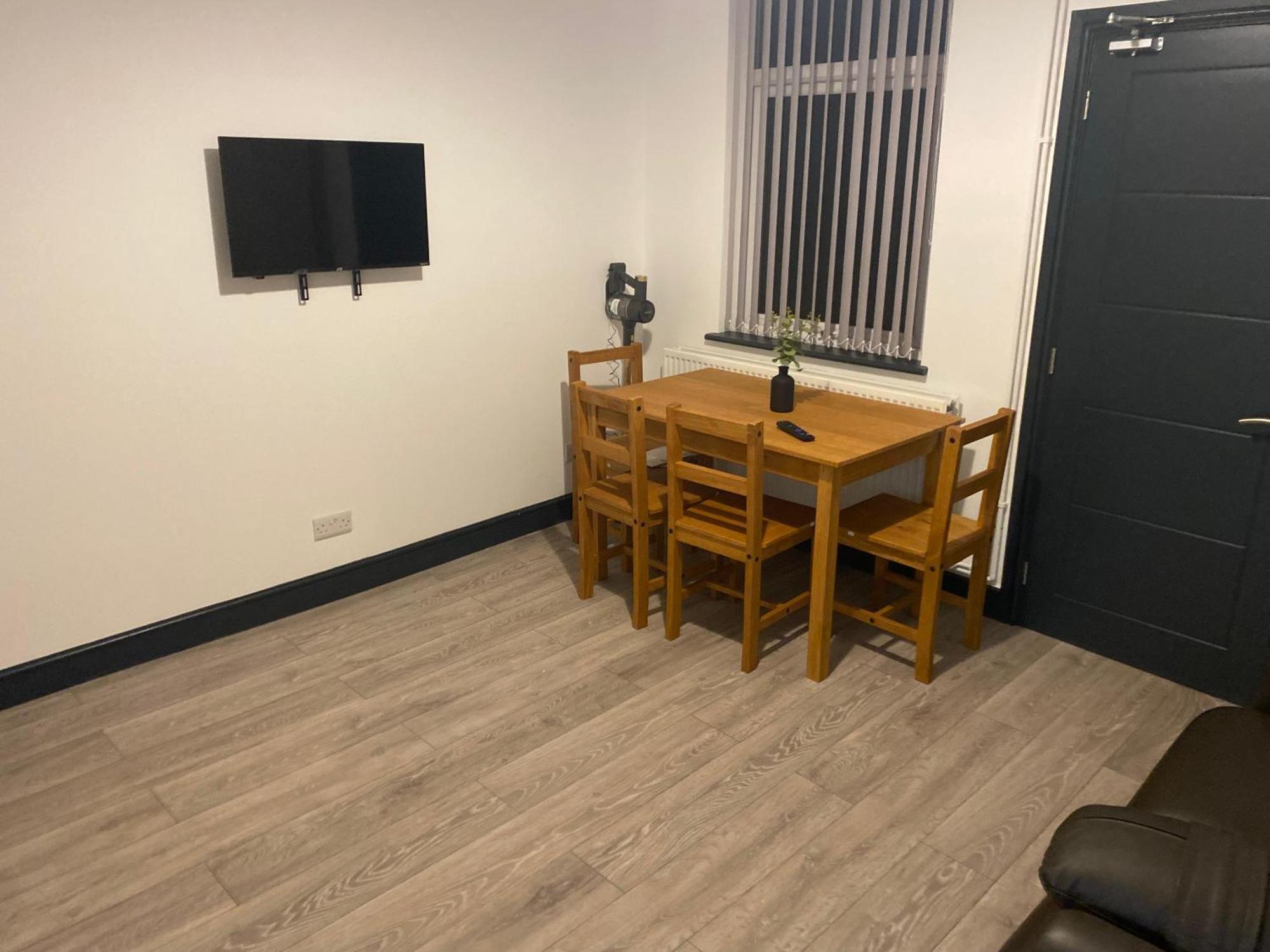 Houghton Guest House 2 Stoke-on-Trent ภายนอก รูปภาพ