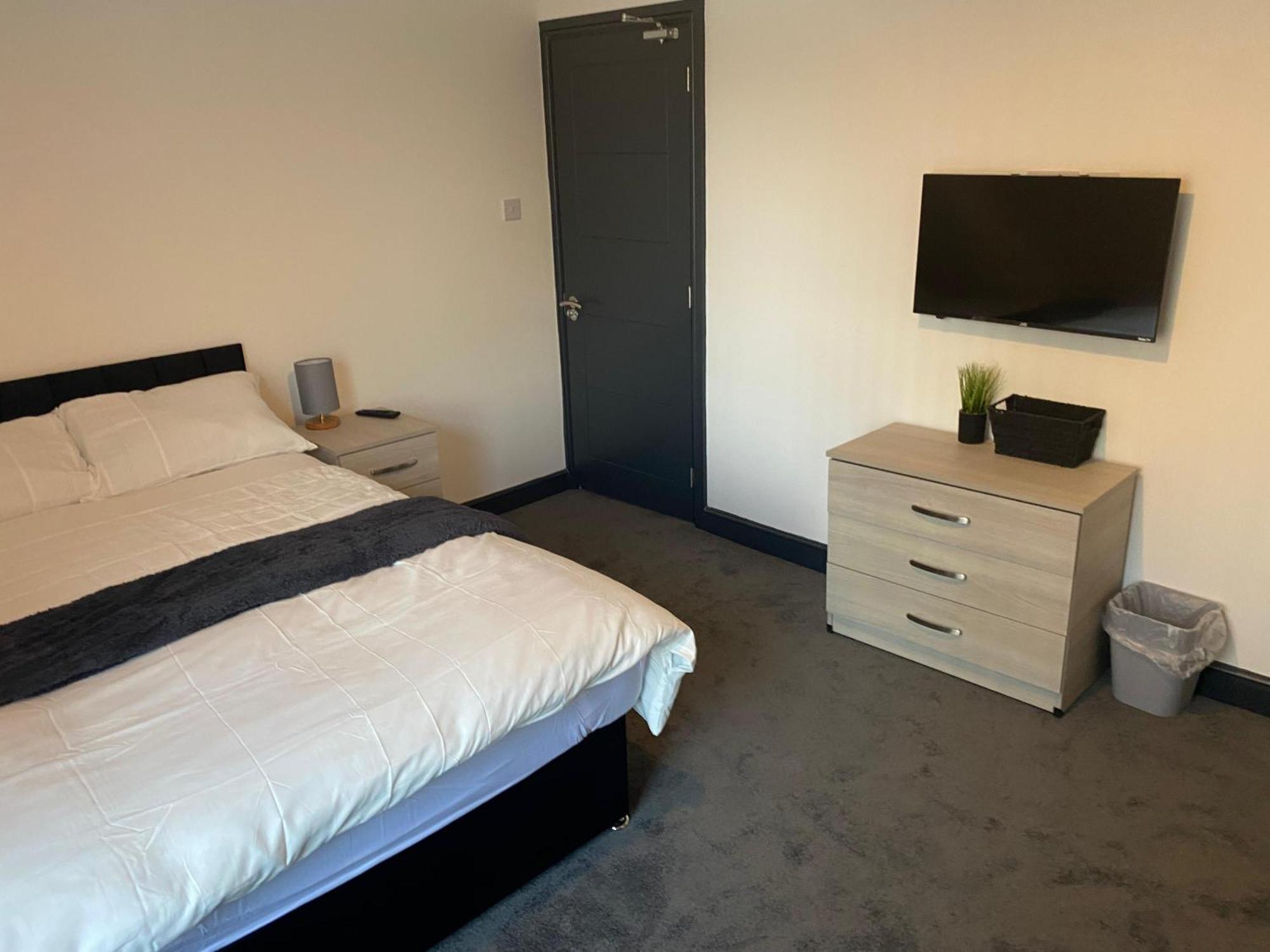 Houghton Guest House 2 Stoke-on-Trent ภายนอก รูปภาพ