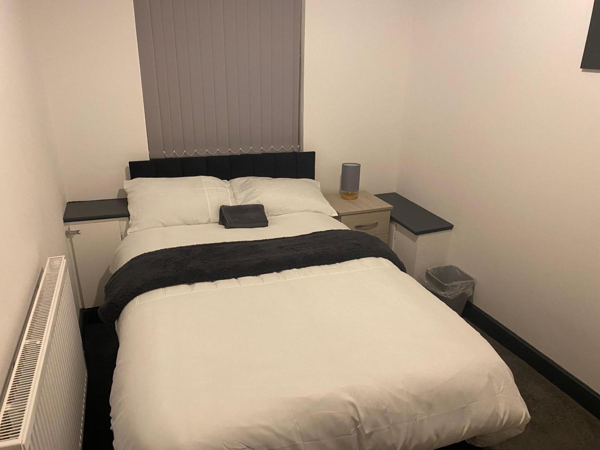 Houghton Guest House 2 Stoke-on-Trent ภายนอก รูปภาพ